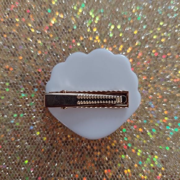 Faux Pearl Resin Shell Hair Clip - Picture 3 of 5